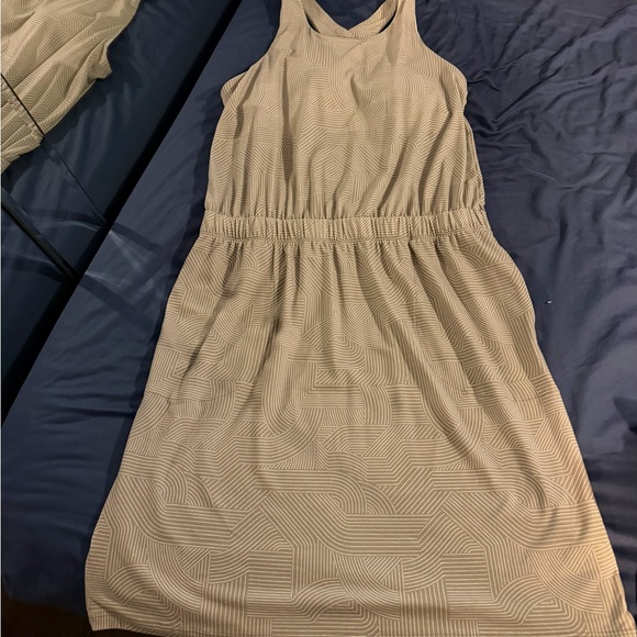 Prana light green short dress with built in bra and pockets. - Picture 2 of 4